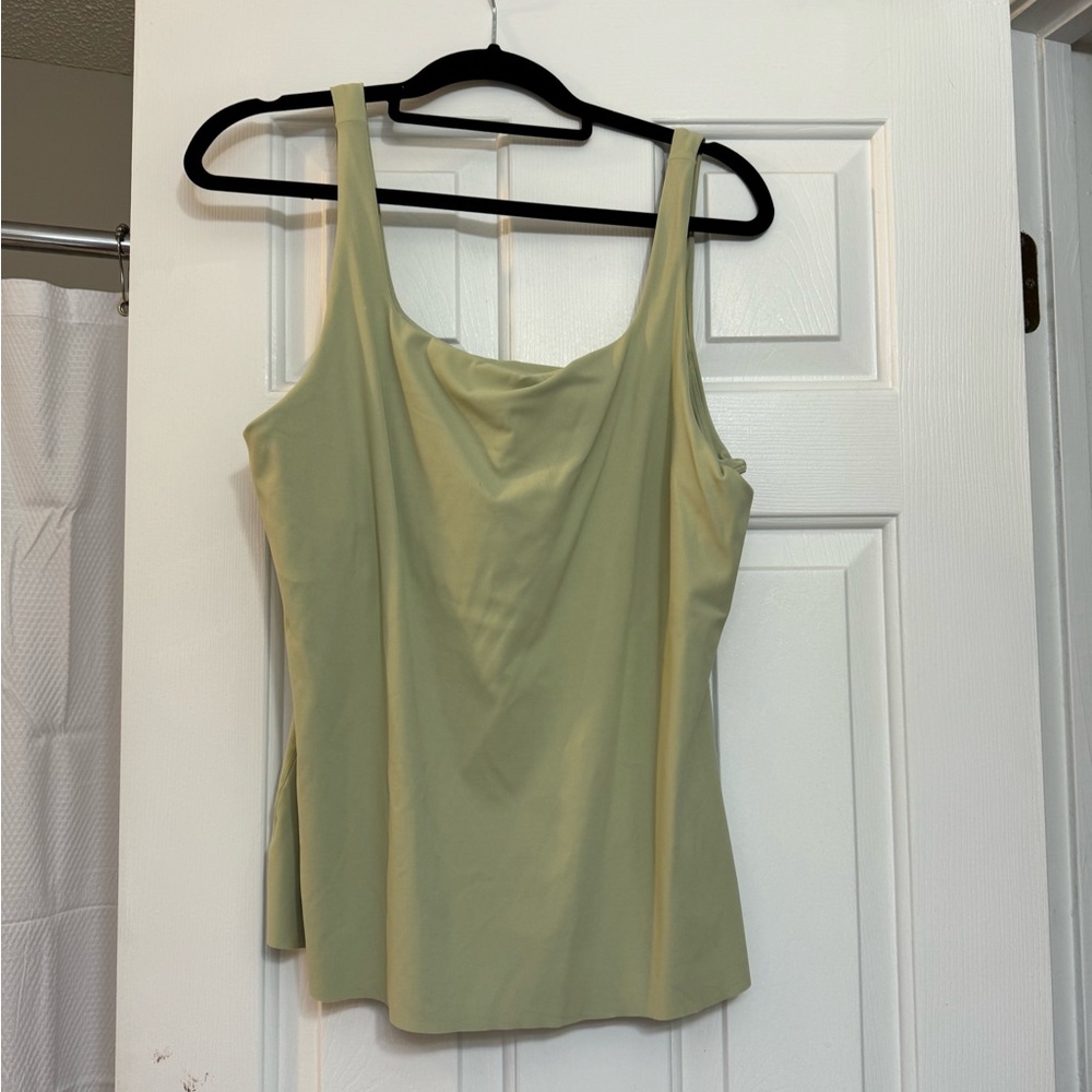Nike tank top like new